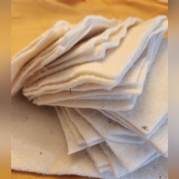 Assorted Batting Scraps For Small Ptojects. - Picture 12 of 15